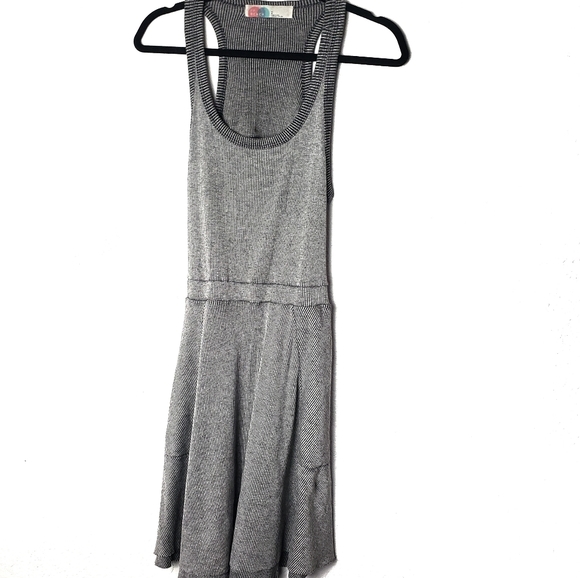 FP BEACH flowy open back stripped sleevless dress - Picture 1 of 9